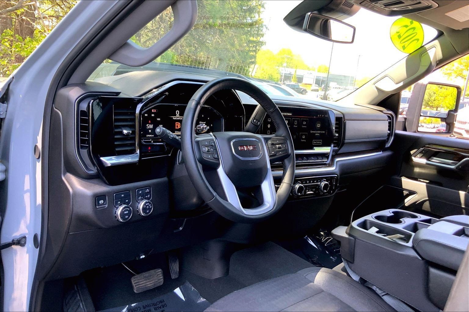 Used 2025 GMC Sierra 2500 SLE w/ SLE Value Package; AWD/4WD image 13