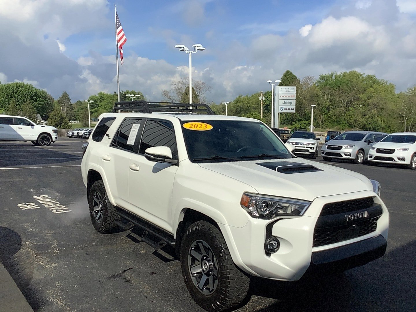 Used 2023 Toyota 4Runner TRD Off-Road Premium w/ Off Road Premium Plus Package AWD/4WD image 3