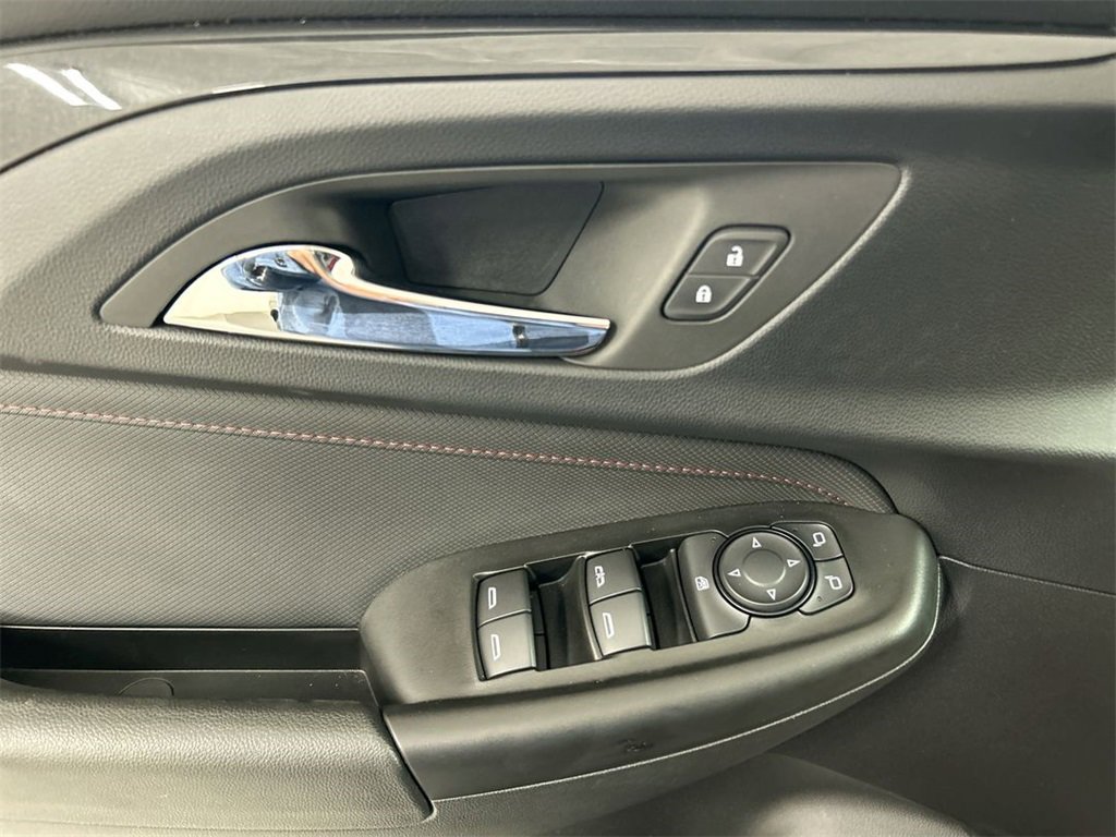 Used 2023 Chevrolet TrailBlazer RS w/ Sun and Liftgate Package image 11