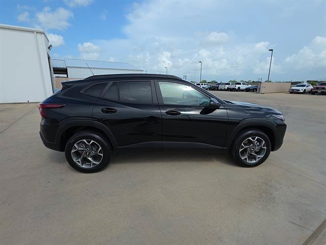 Used 2026 Chevrolet Trax LT FWD image 6
