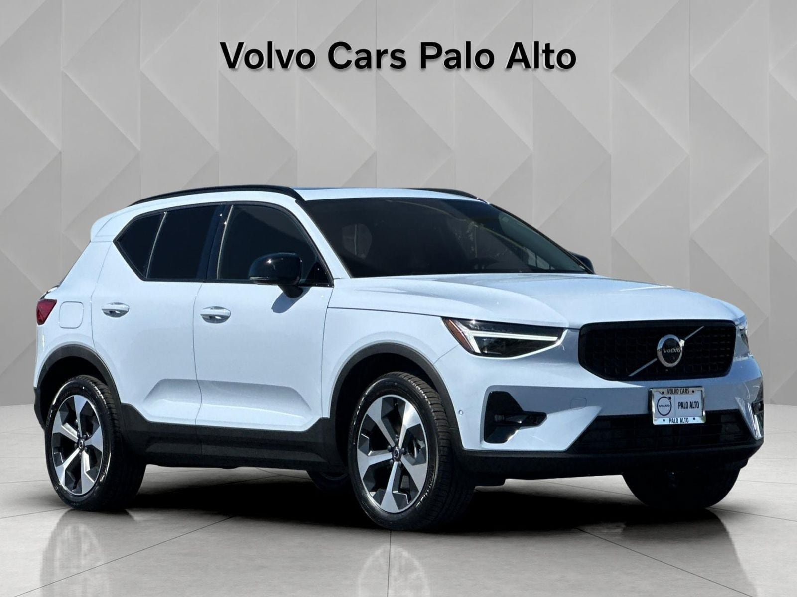 New 2026 Volvo XC40 B5 Plus w/ Climate Package AWD/4WD image 11