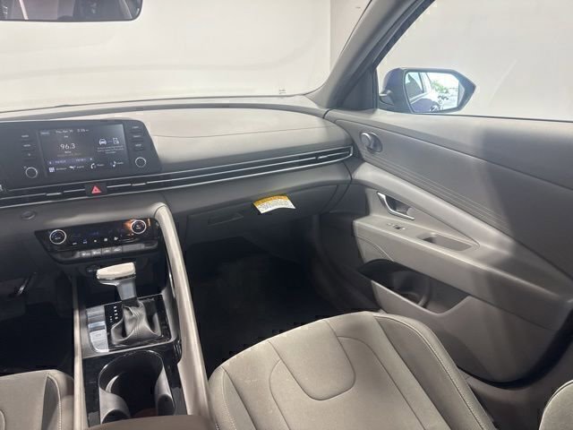 Used 2025 Hyundai Elantra Hybrid FWD image 21