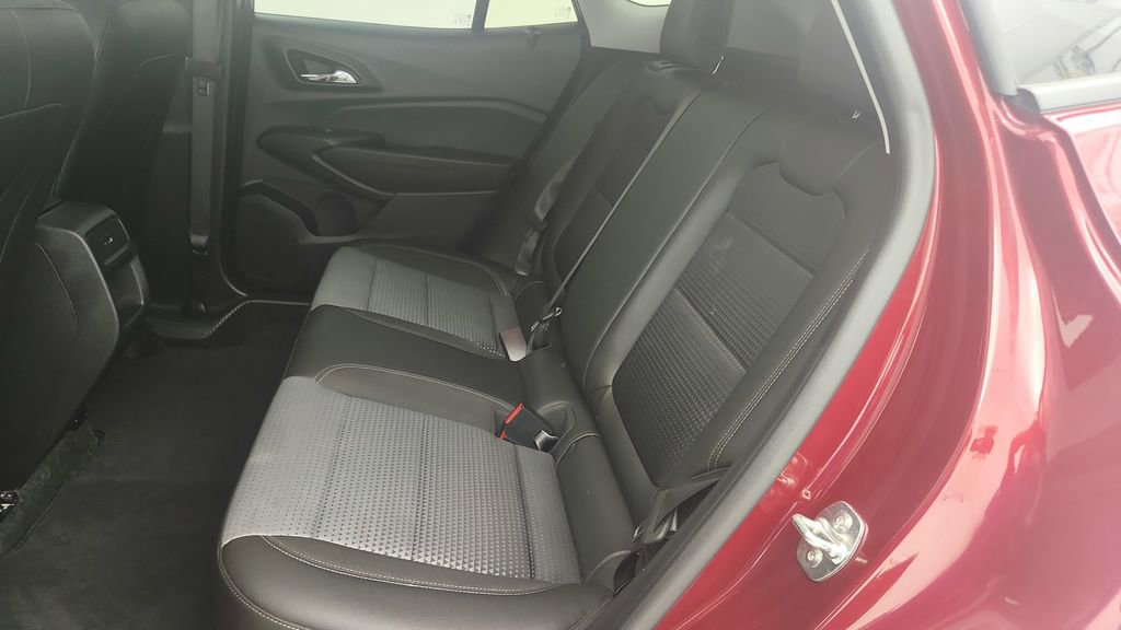 Certified 2025 Chevrolet Trax LT w/ LT Convenience Package image 24