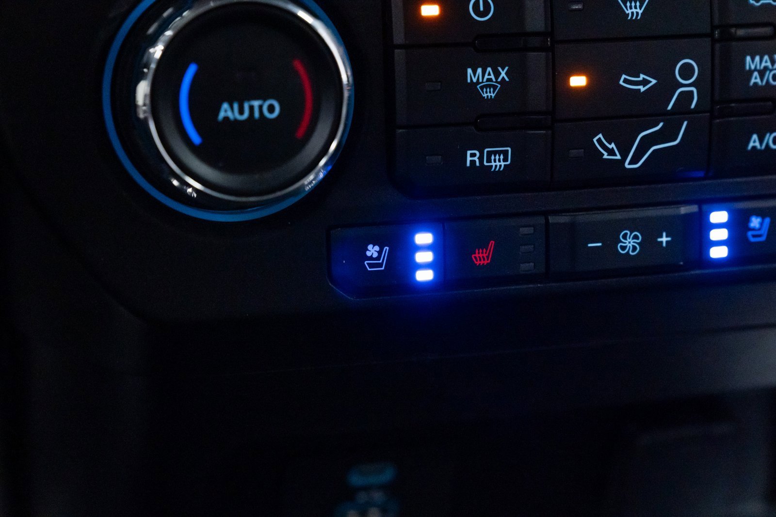 Used 2021 Ford F350 Lariat image 13