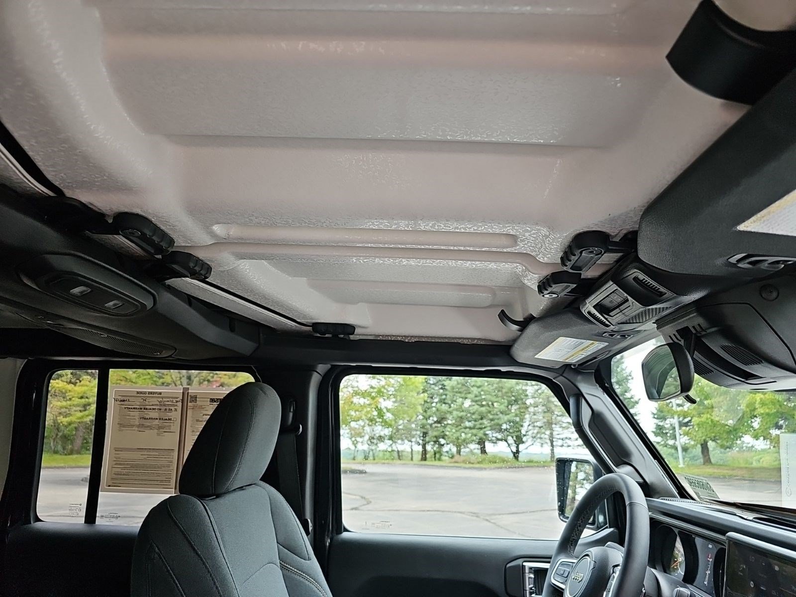 Used 2025 Jeep Wrangler Unlimited Sahara AWD/4WD image 12