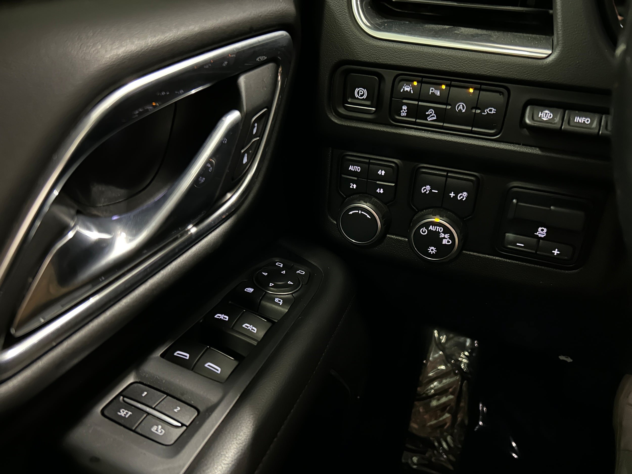 Used 2021 Chevrolet Suburban High Country w/ Premium Package AWD/4WD image 25