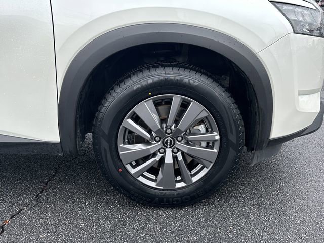 Certified 2024 Nissan Pathfinder SV image 13