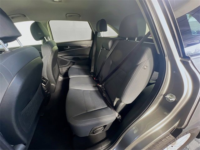 Used 2017 Kia Sorento LX image 26