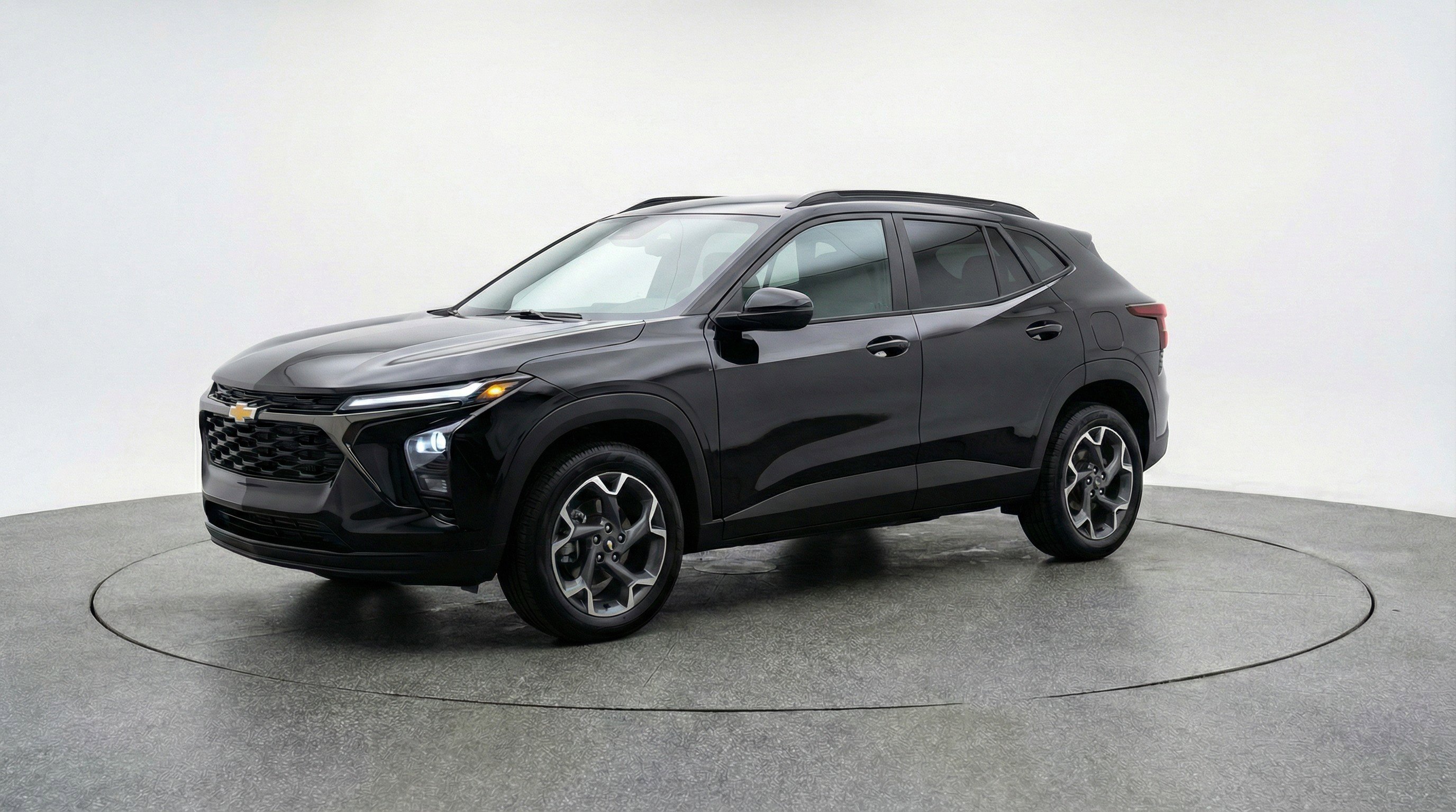 Used 2025 Chevrolet Trax LT w/ LT Convenience Package FWD image 3