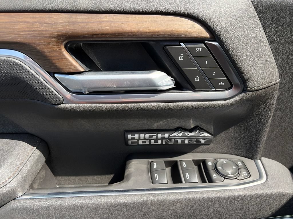 New 2026 Chevrolet Silverado 1500 High Country AWD/4WD image 18