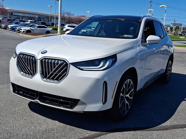 Certified 2025 BMW X3 xDrive30i w/ Premium Package AWD/4WD image 3