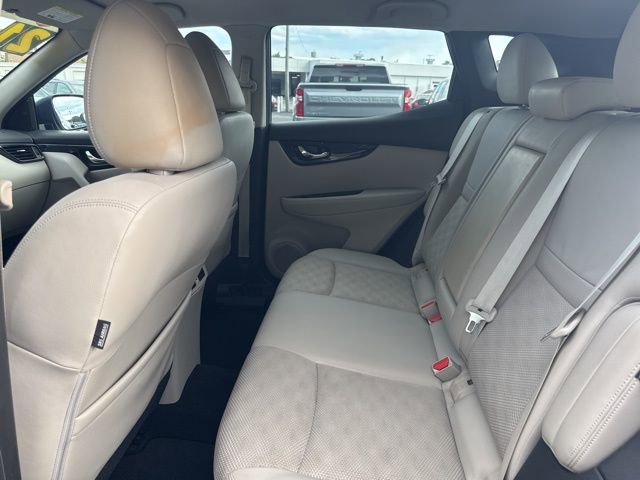 Used 2021 Nissan Rogue Sport SV w/ Technology Package FWD image 5