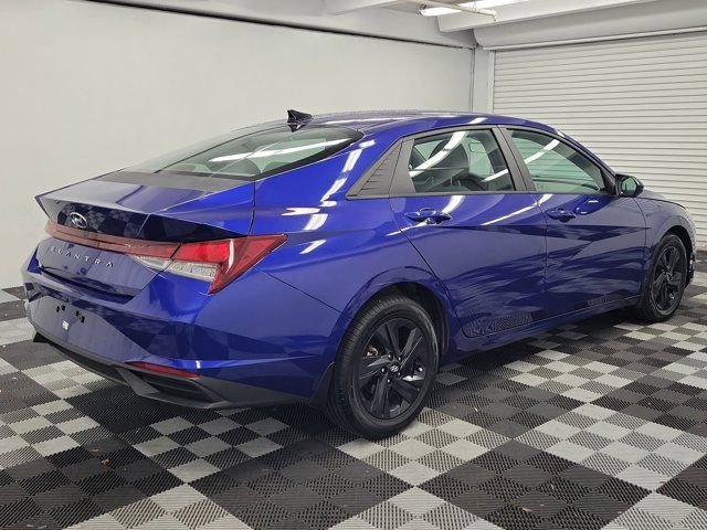 Used 2022 Hyundai Elantra SEL FWD image 6