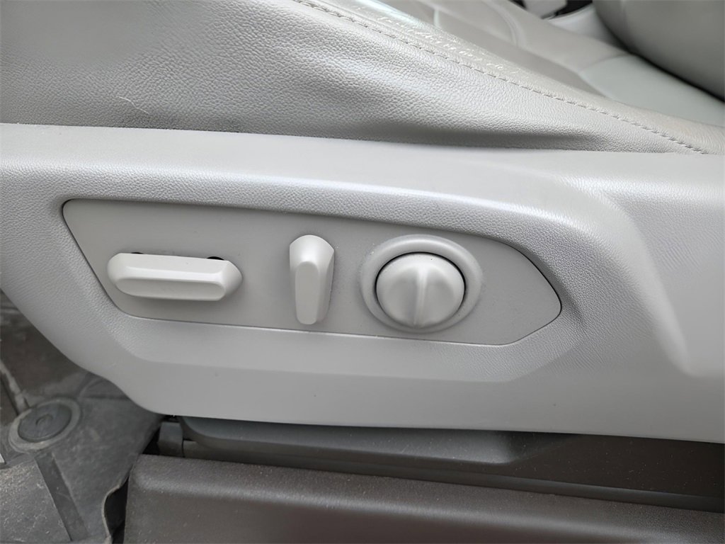 Used 2019 Chevrolet Silverado 1500 LTZ w/ LTZ Texas Edition image 18