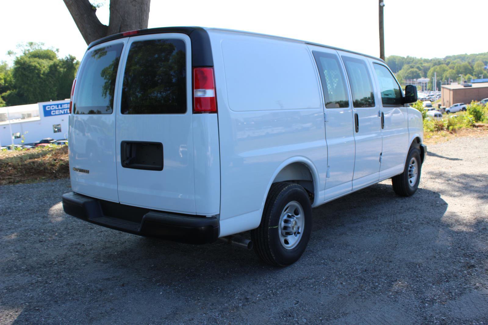 New 2026 Chevrolet Express 2500 RWD image 4