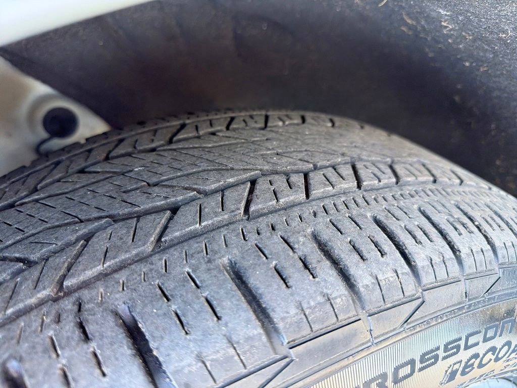 Used 2023 Buick Enclave Essence w/ Experience Buick Package image 31