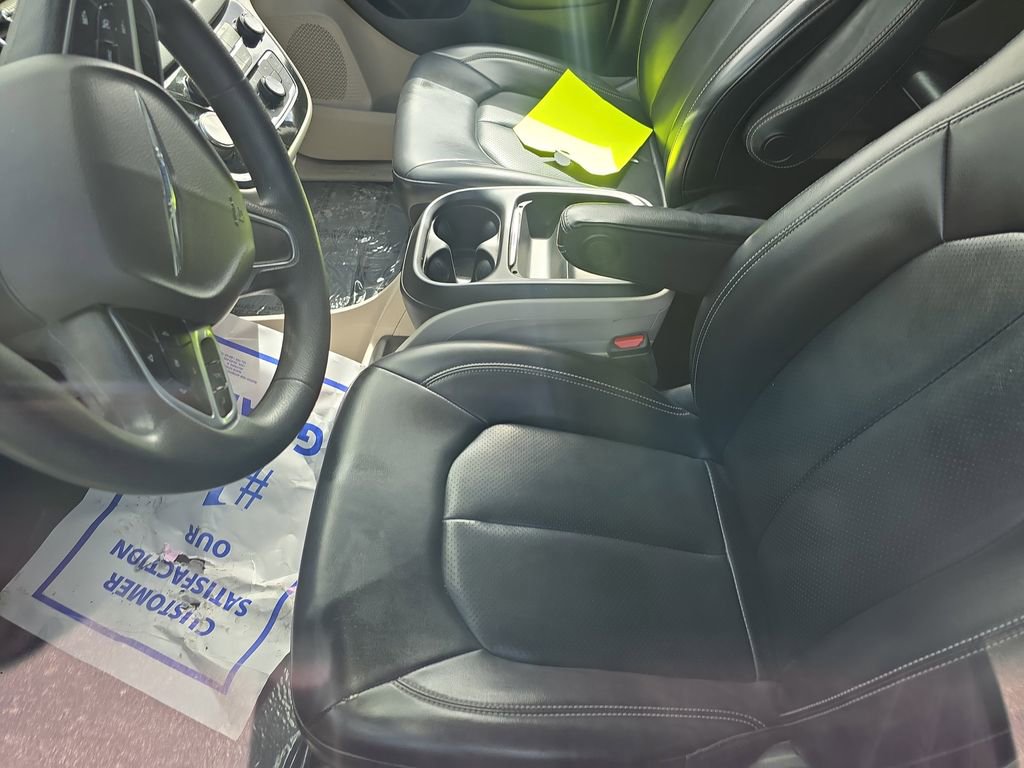Used 2021 Chrysler Voyager Lxi image 15