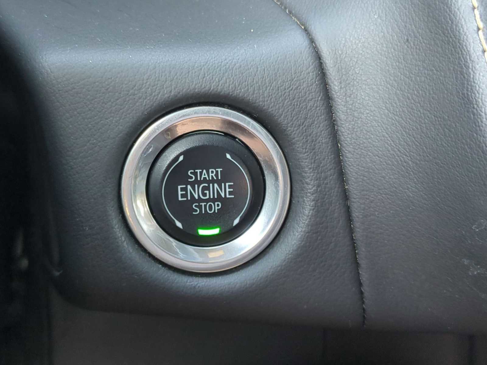 Used 2024 GMC Yukon SLT image 16