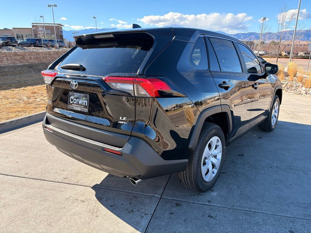 Used 2025 Toyota RAV4 LE image 7