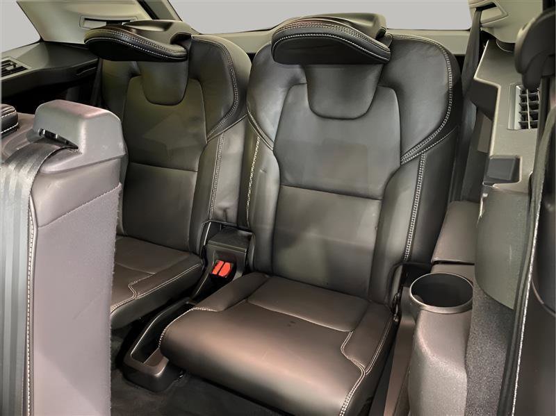 Used 2017 Volvo XC90 T6 Momentum w/ Vision Package image 14