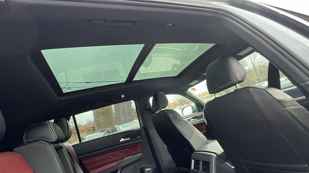 Certified 2023 Volkswagen Atlas Cross Sport SEL Premium R-Line image 15