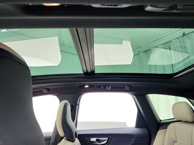 New 2026 Volvo XC60 B5 Plus w/ Protection Package Premier image 18