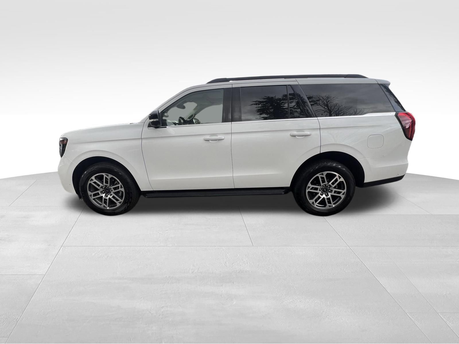 Used 2025 Ford Expedition Active image 10