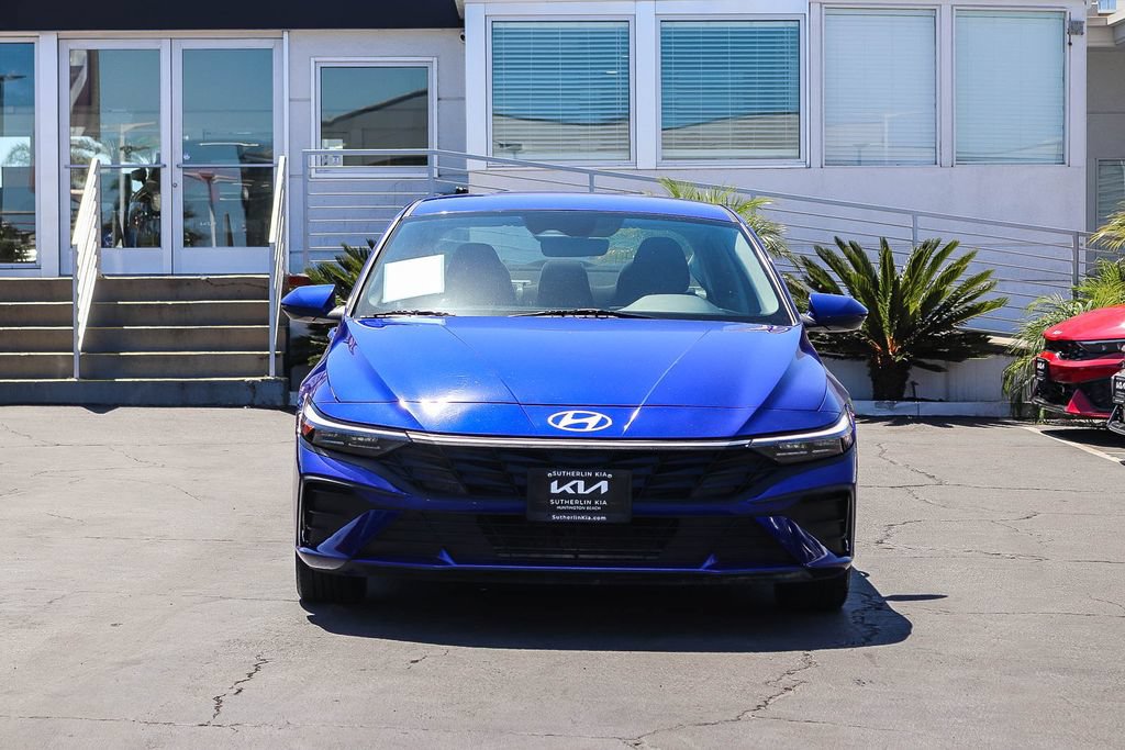 Used 2024 Hyundai Elantra SEL FWD image 2