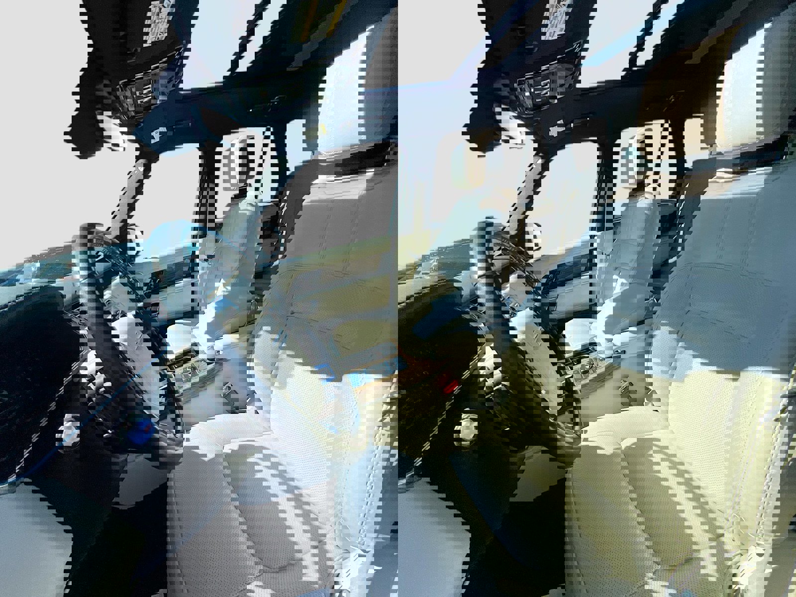 Used 2019 Land Rover Range Rover HSE AWD/4WD image 22