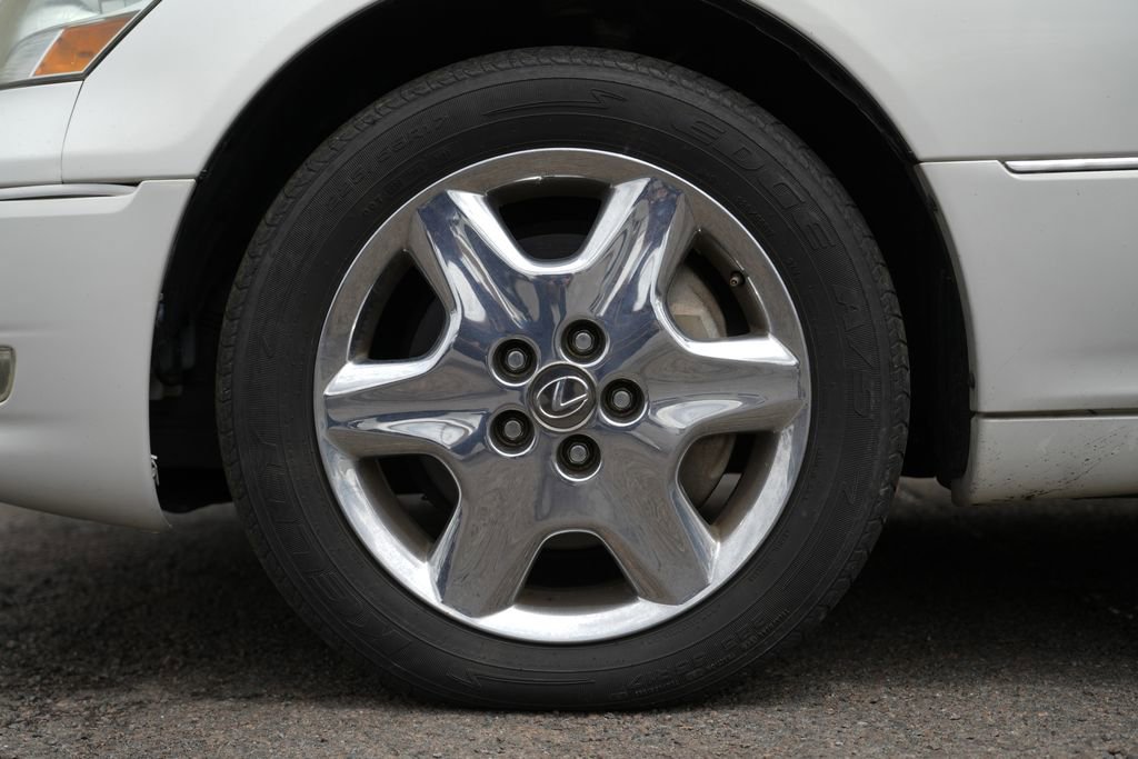 Used 2005 Lexus LS 430 RWD image 13