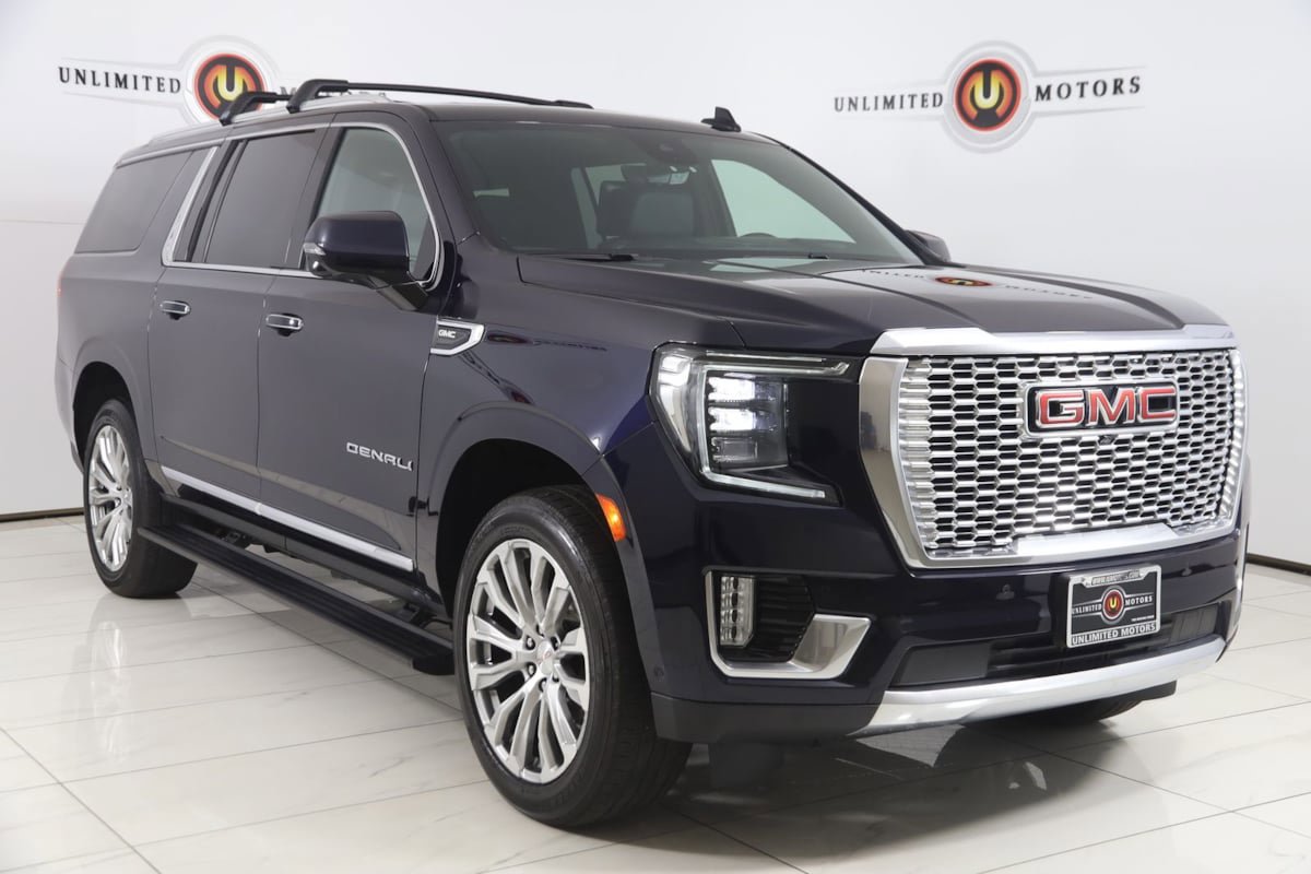 Used 2023 GMC Yukon XL Denali w/ Advanced Technology Package AWD/4WD image 24