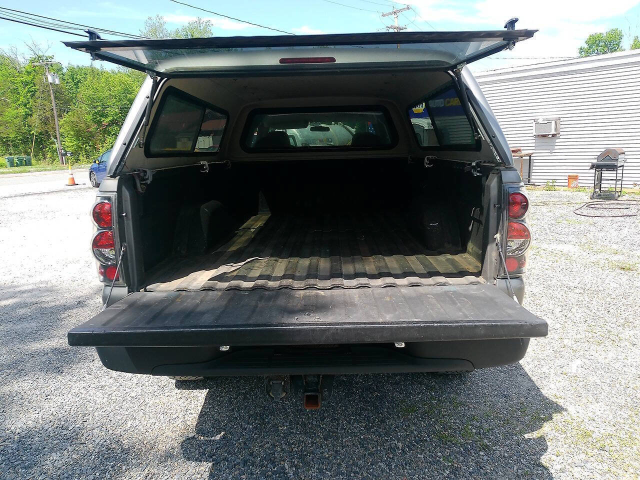 Used 2006 Chevrolet Silverado 2500 W/T w/ Skid Plate Package AWD/4WD image 12