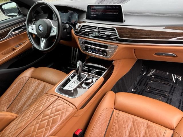 Certified 2022 BMW 750i xDrive w/ Luxury Rear Seating Package AWD/4WD image 30