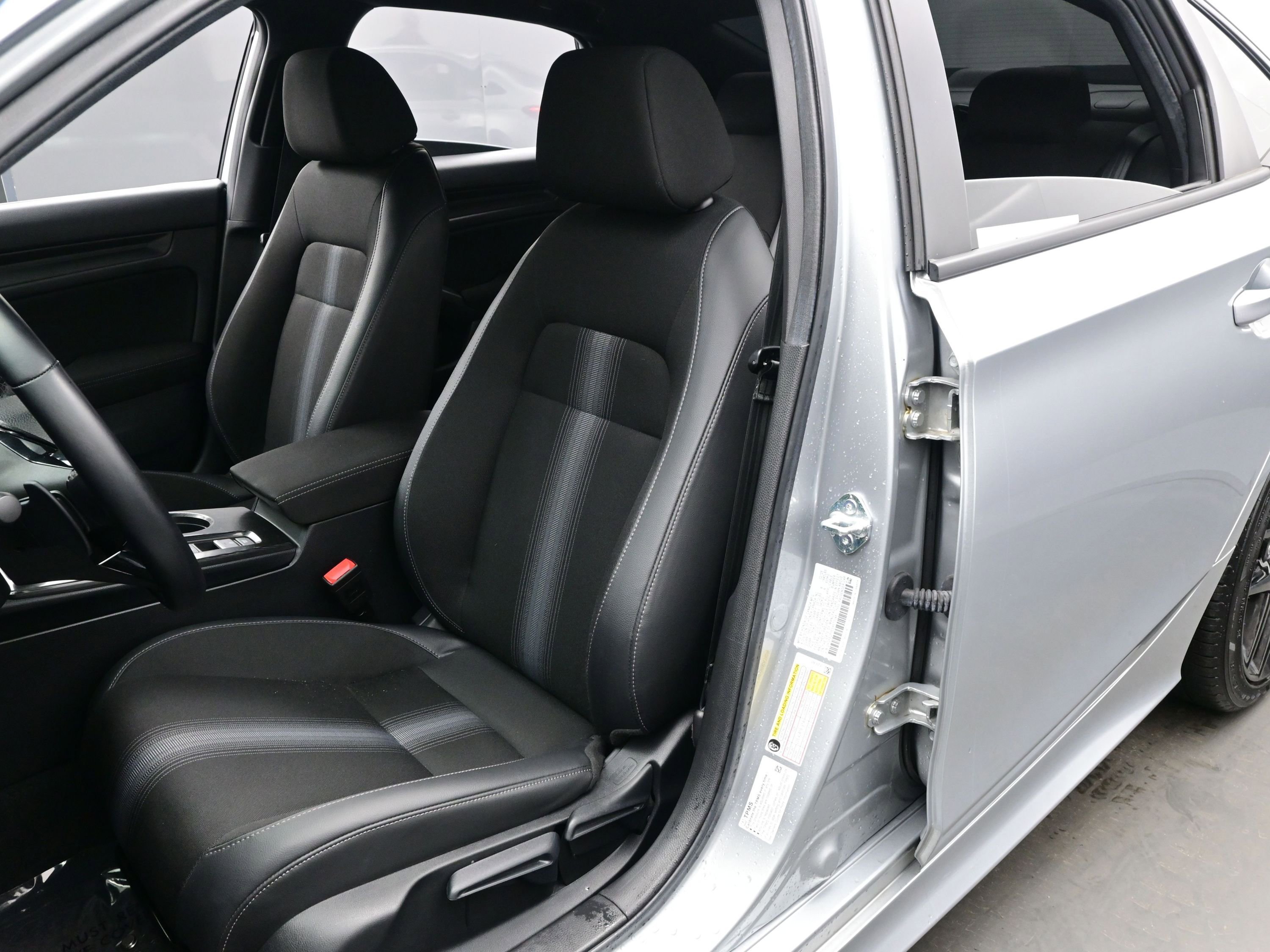 Used 2025 Honda Civic Sport image 11