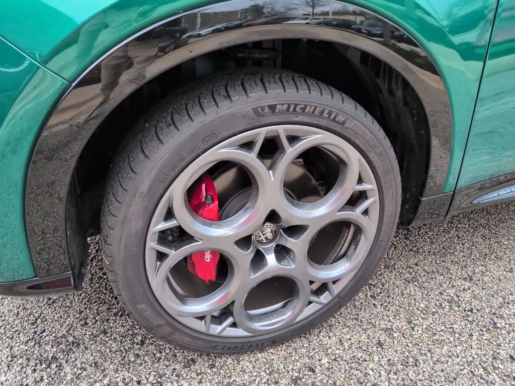 Used 2025 Alfa Romeo Tonale Veloce w/ Premium Package image 15