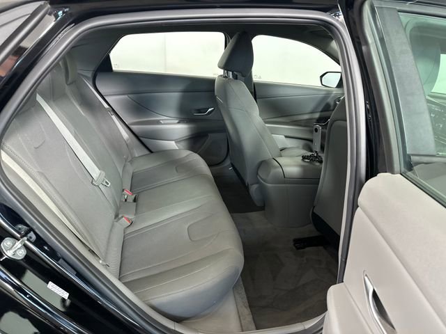 Certified 2023 Hyundai Elantra SE w/ Cargo Package FWD image 27