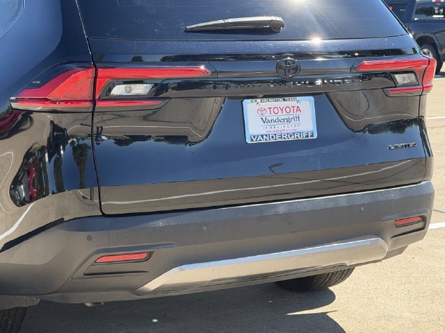 Certified 2024 Toyota Grand Highlander FWD image 6
