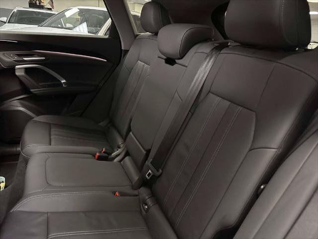 Used 2025 Audi Q5 Premium w/ Convenience Package AWD/4WD image 15
