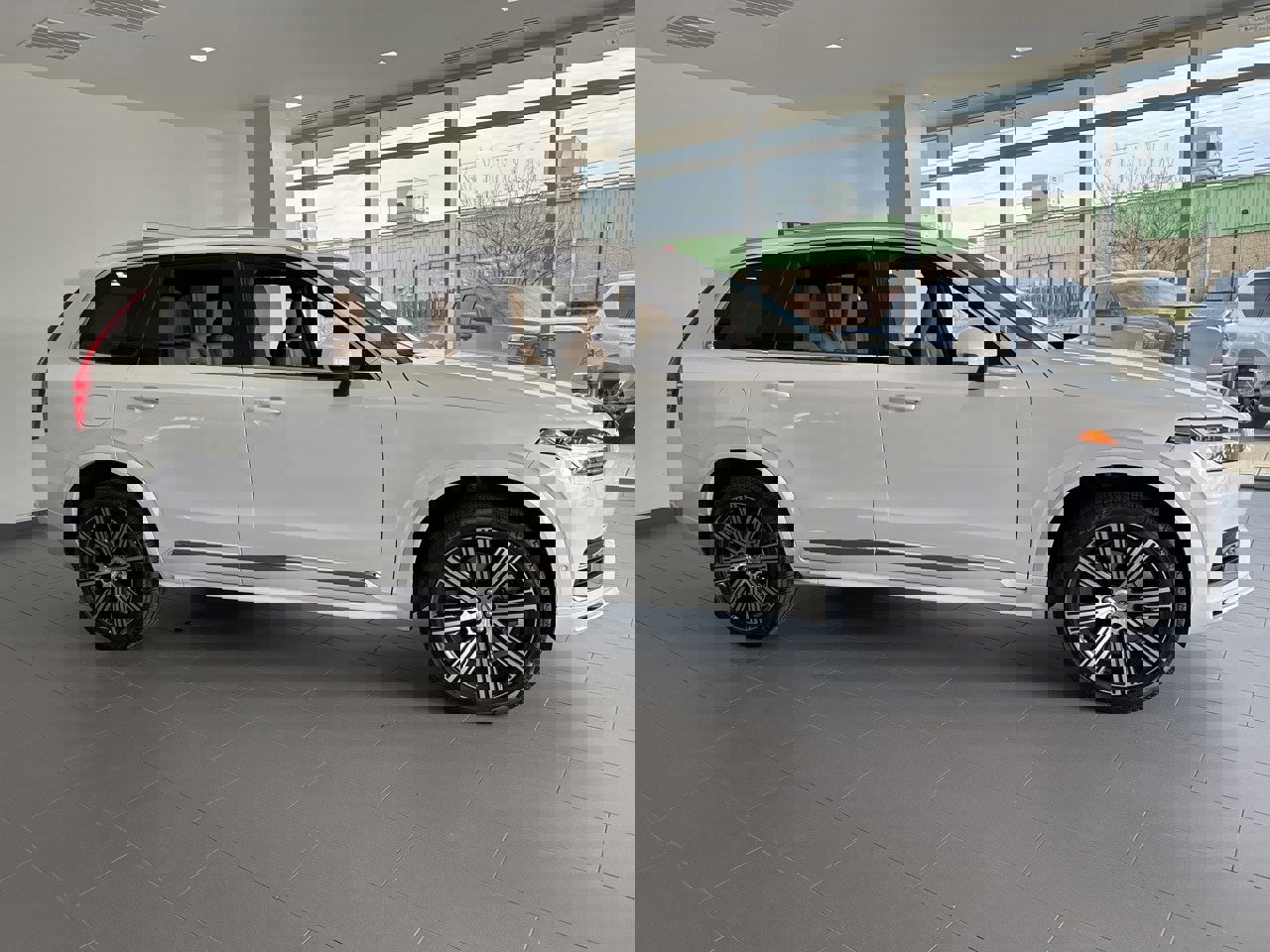 Used 2025 Volvo XC90 T8 Ultra w/ Protection Package Premier