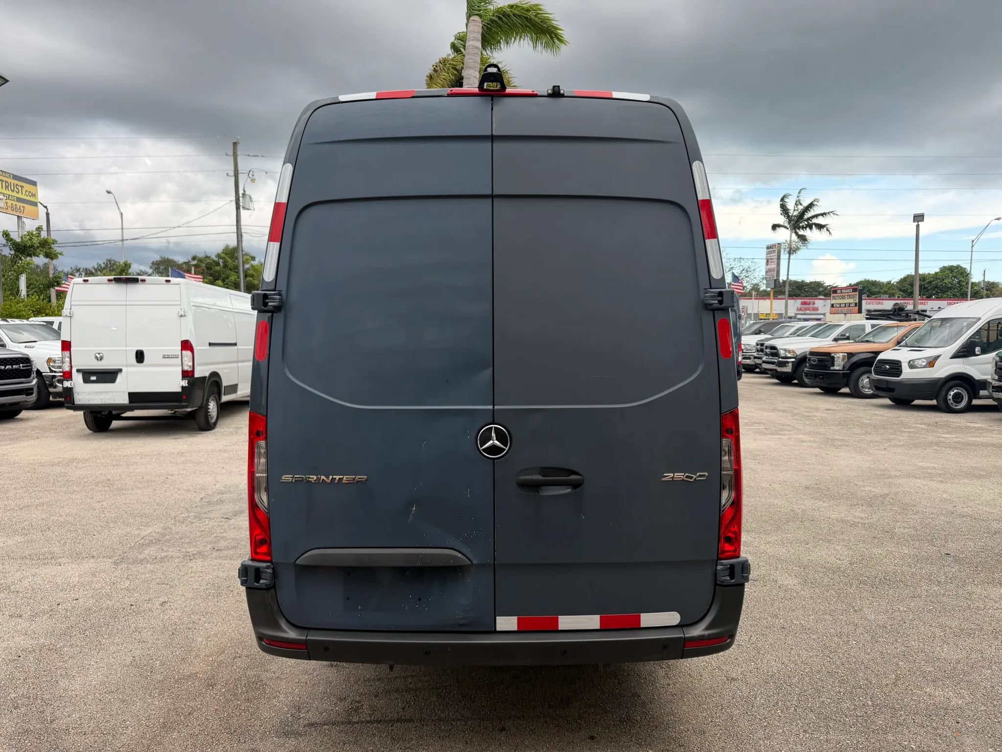 Used 2019 Mercedes-Benz Sprinter 170 image 4