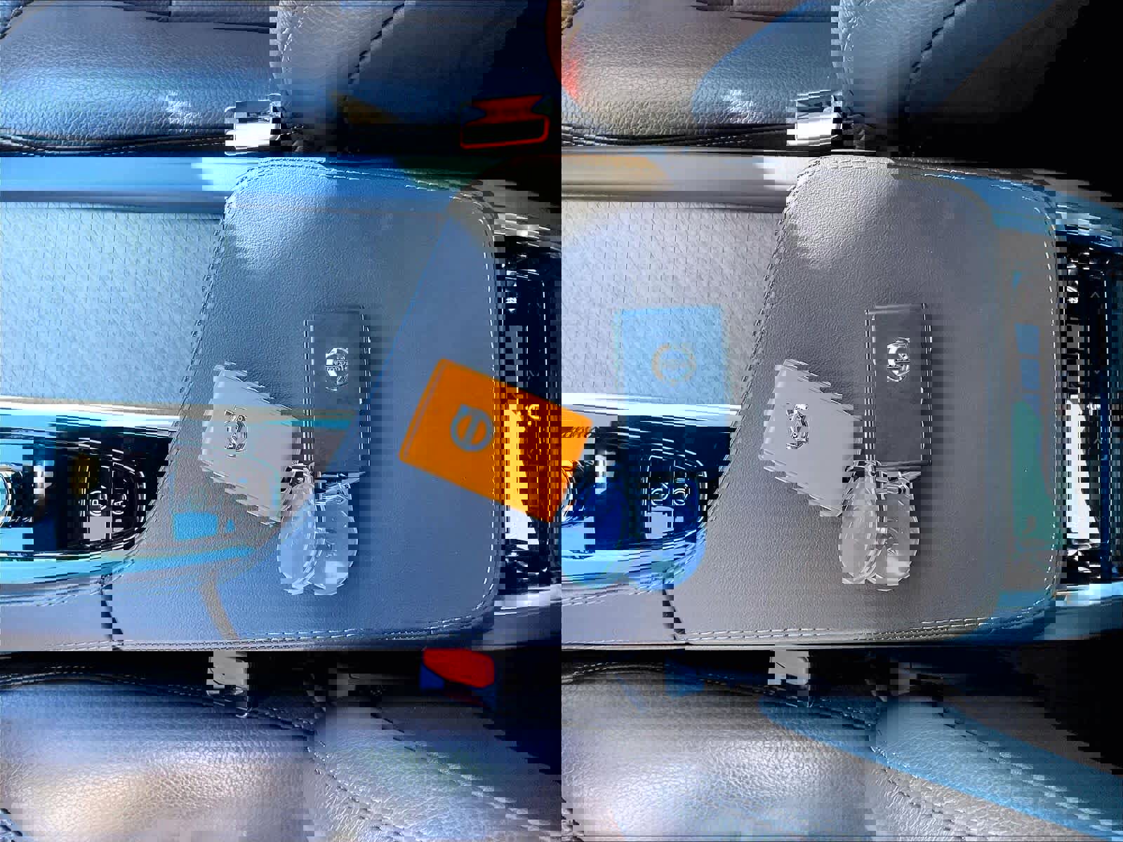 Used 2023 Volvo XC90 T8 Plus image 14