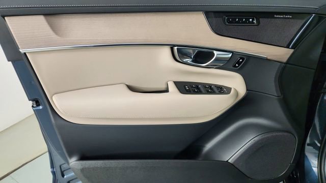 New 2026 Volvo XC90 B6 Plus w/ Protection Package Premier AWD/4WD image 9