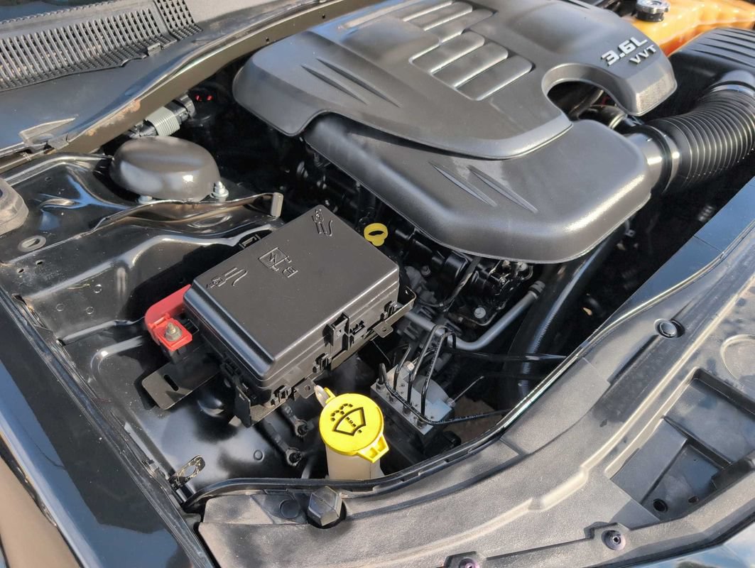 Used 2017 Chrysler 300 C RWD image 37