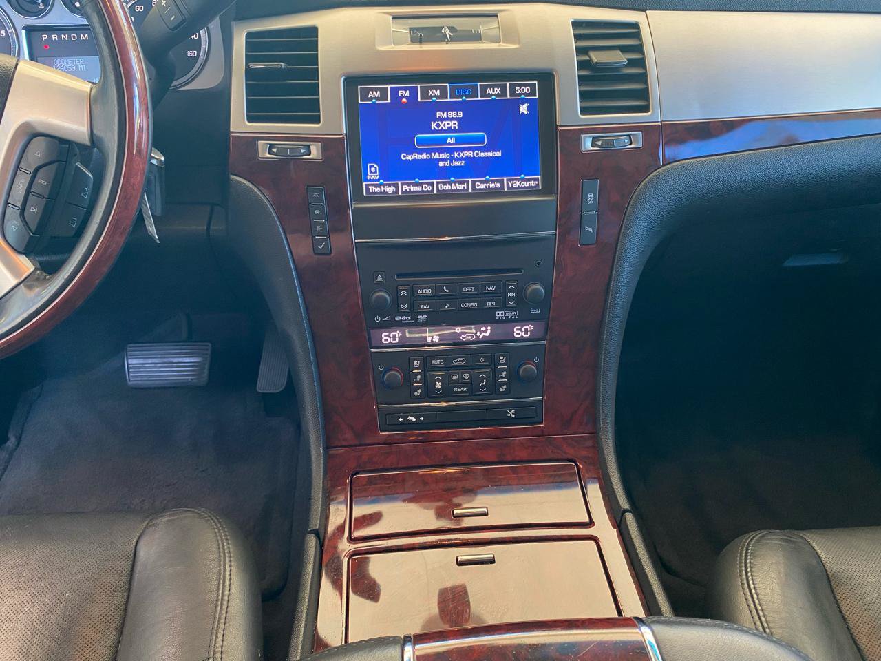 Used 2013 Cadillac Escalade Premium AWD/4WD image 14