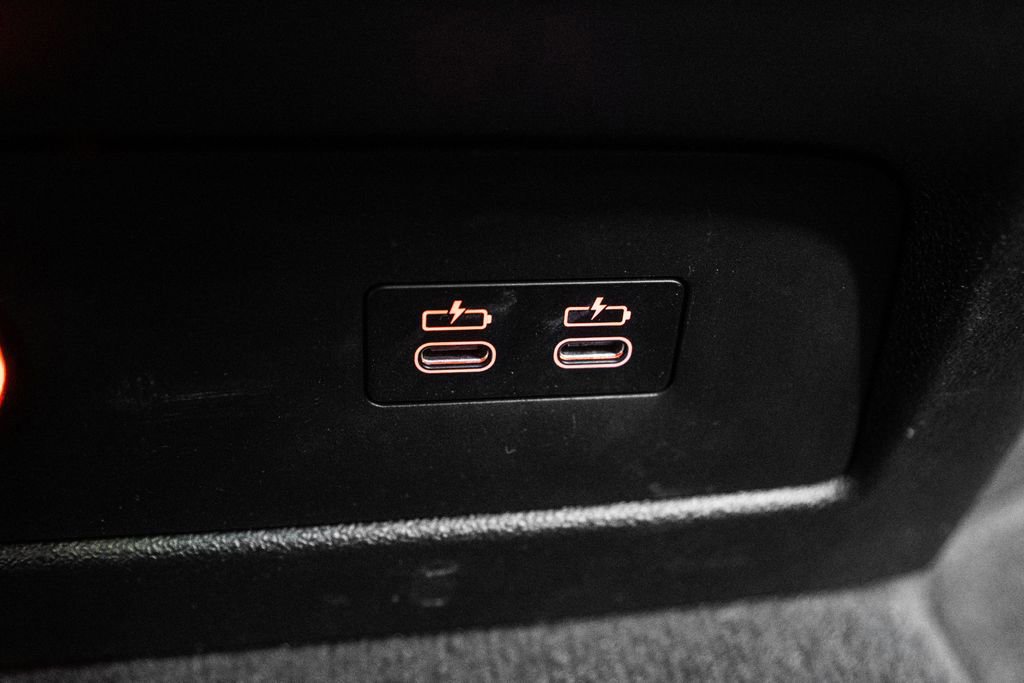 Used 2024 BMW X7 xDrive40i w/ Parking Assistance Package image 34