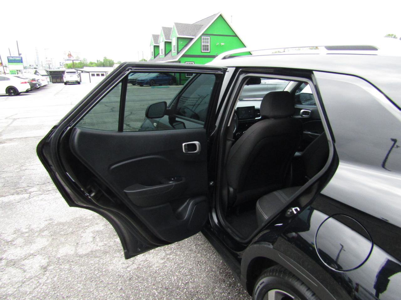 Used 2022 Hyundai Venue SEL FWD image 19