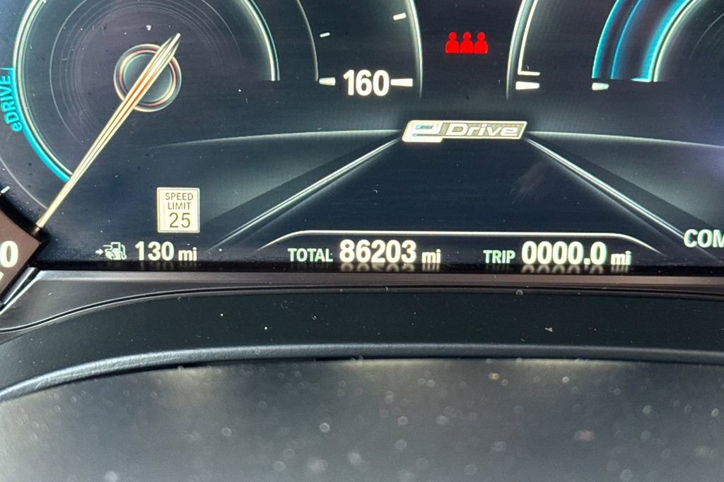 Used 2019 BMW 530e w/ Convenience Package image 31