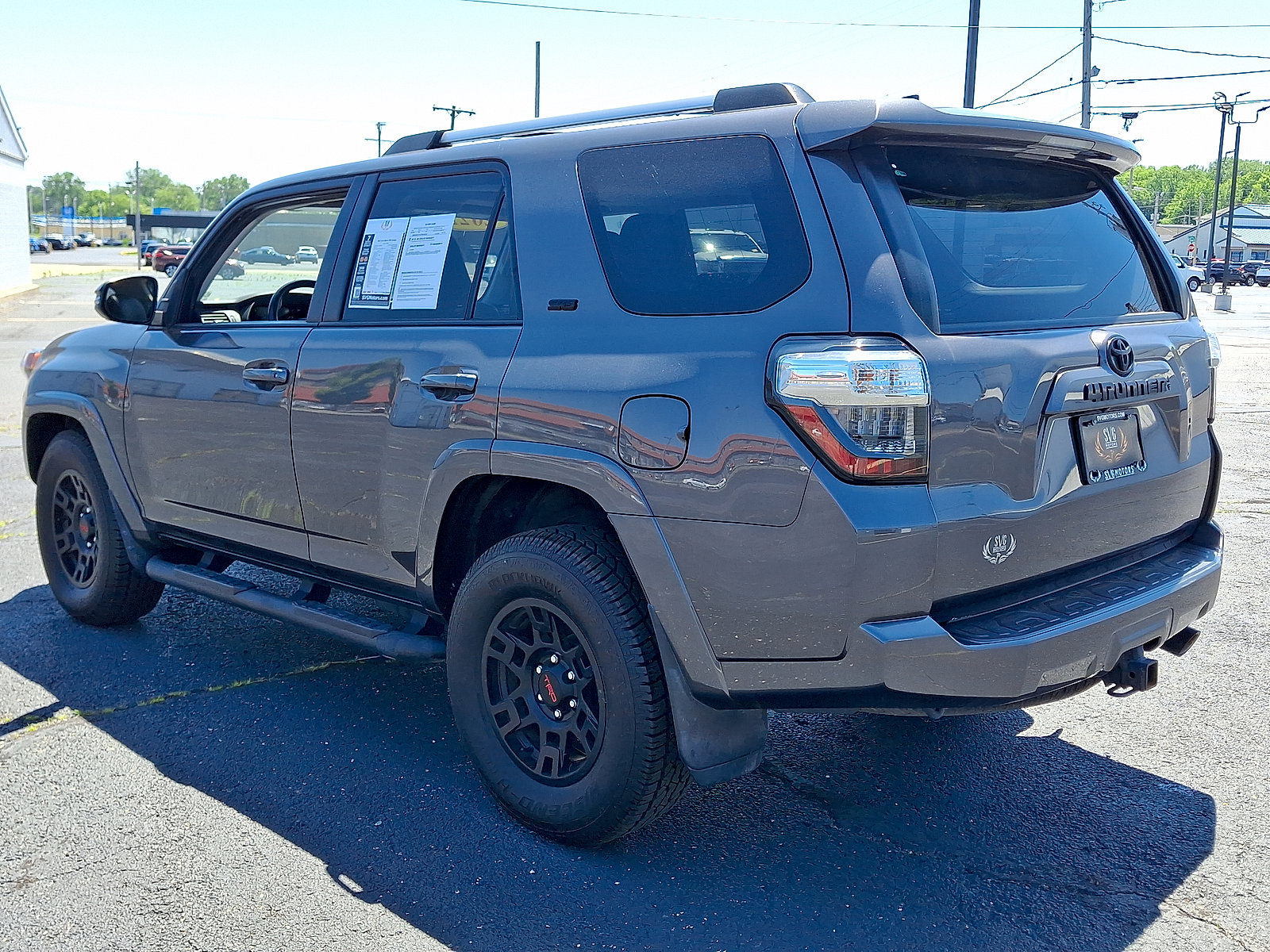 Used 2022 Toyota 4Runner SR5 Premium w/ Moonroof Package RWD image 14