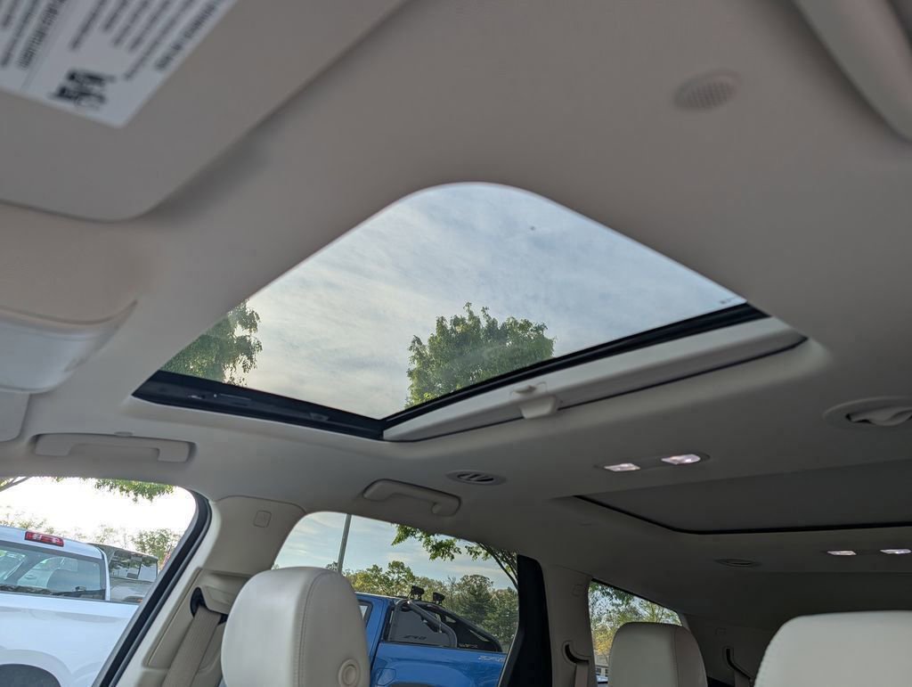 Used 2023 Buick Enclave Essence w/ Experience Buick Package image 27