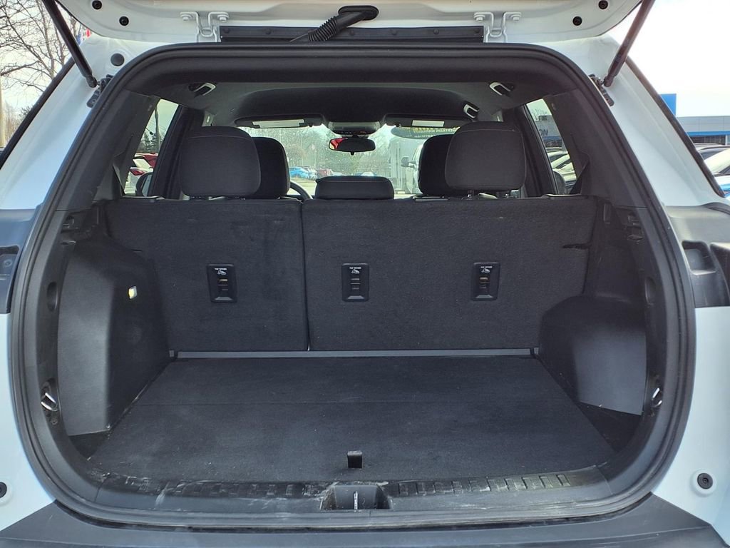 Used 2026 Chevrolet Equinox LT image 8